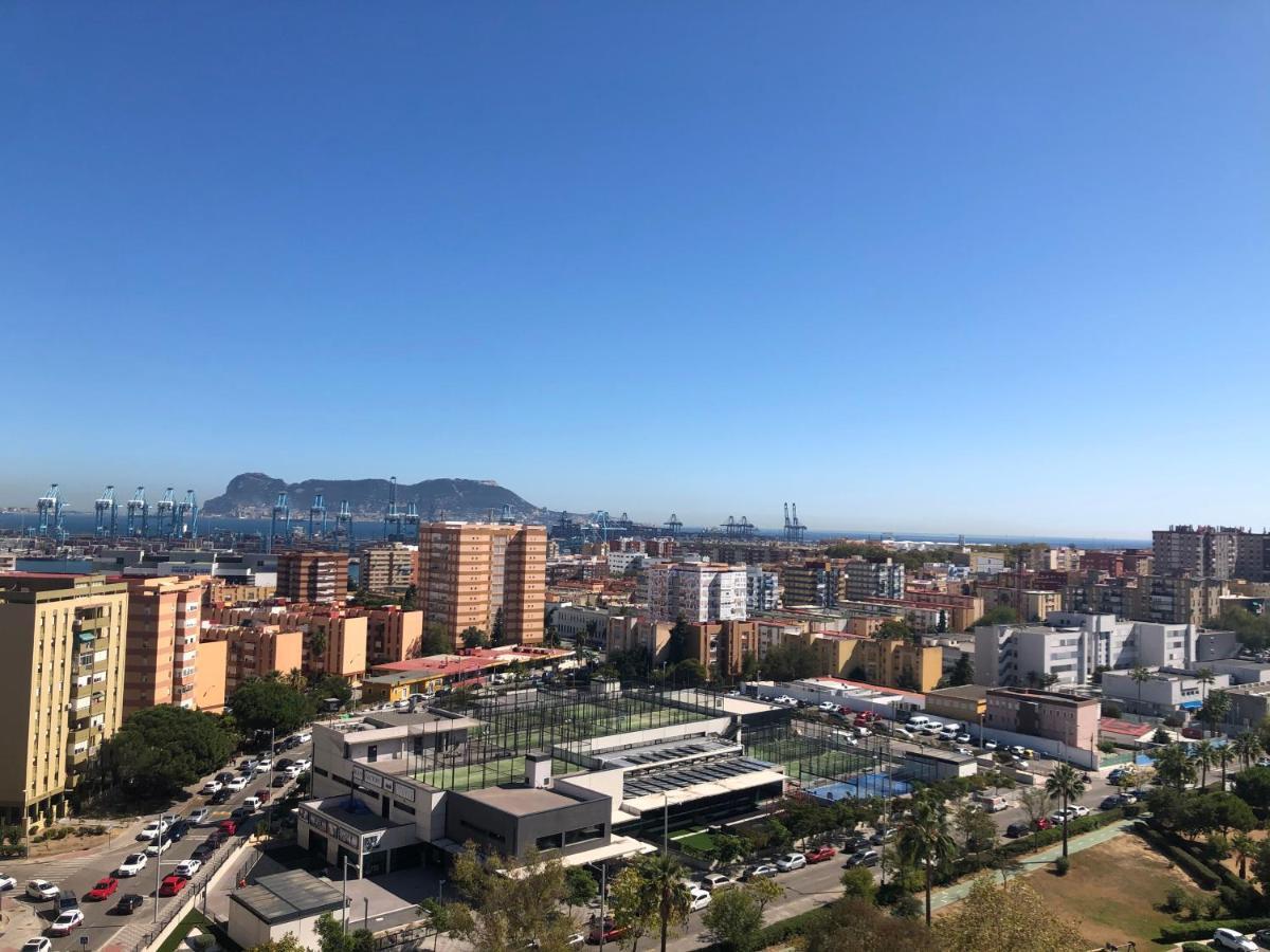 Piso semicentrico con vistas a la bahía de Algeciras Apartamento Exterior foto